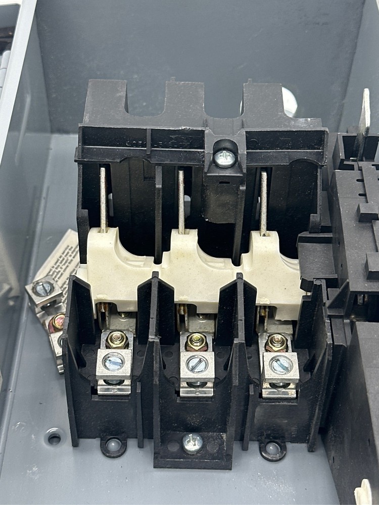 Square D HU361AWKVW Enclosed Disconnect Switch, 20HP Max