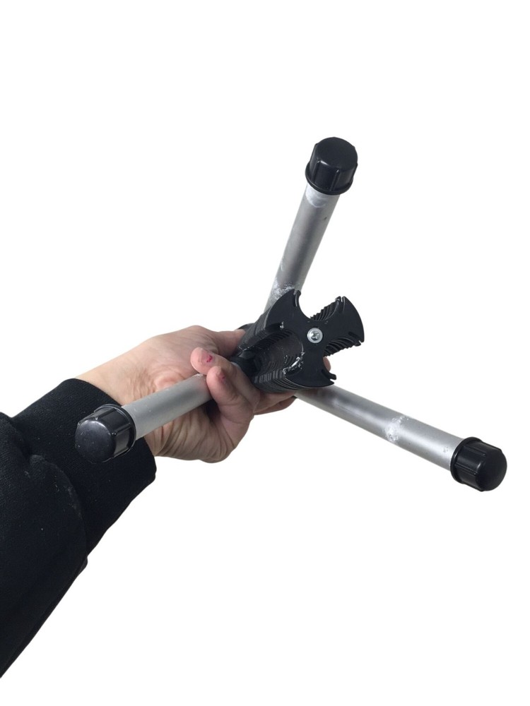 Black Hands-free Tripod Flashlight