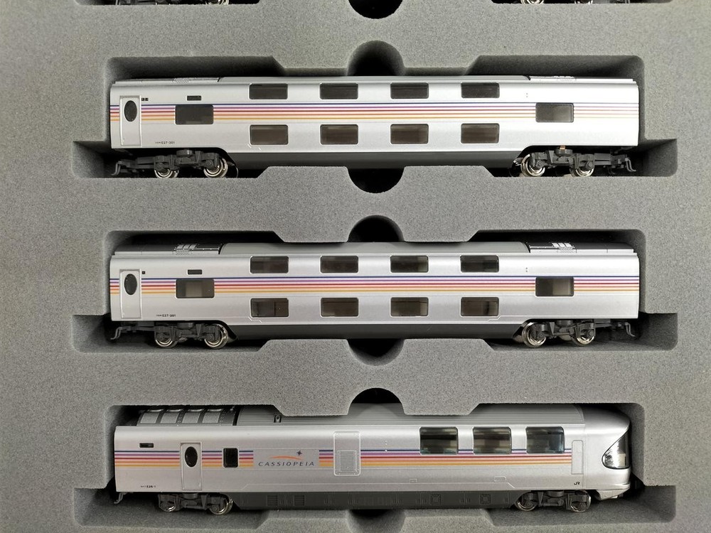 KATO E26 Series Cassiopeia 6 Car Basic Set Expansion 898023