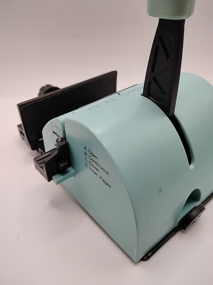 Zutter Products Turquoise Blue Bind-It-All Binding Machine Scrapbook Read Desc.