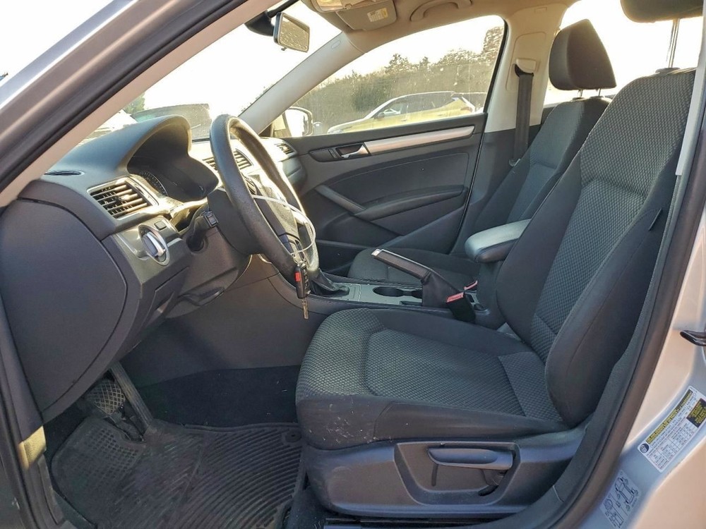 PASSAT 2014 Glove Box 4983673