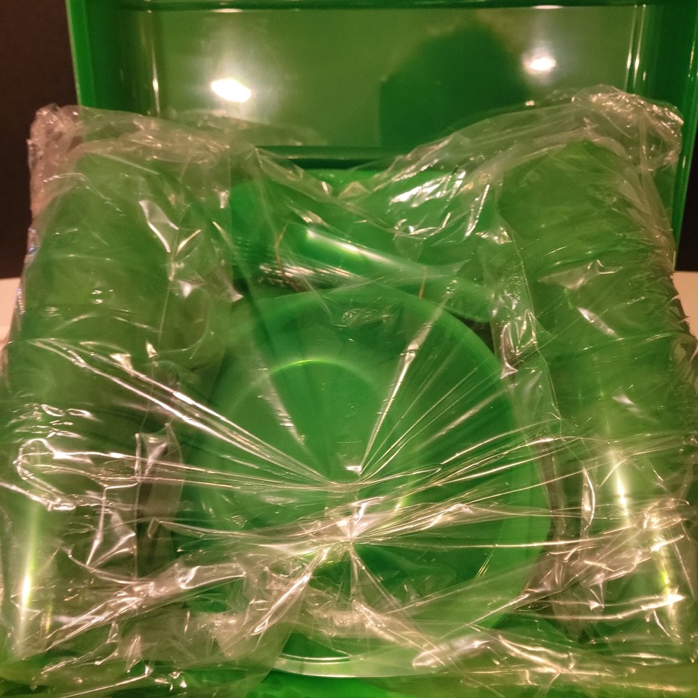 Picnic Dinnerware Plastic Carrying Case Traveling Dinnerware for 6