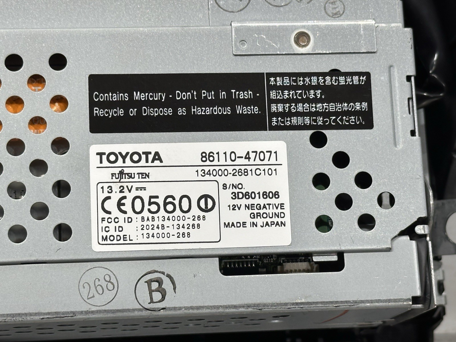 2004-2006 Toyota Prius Navigation Display Info Screen Radio 86110-47071 OEM