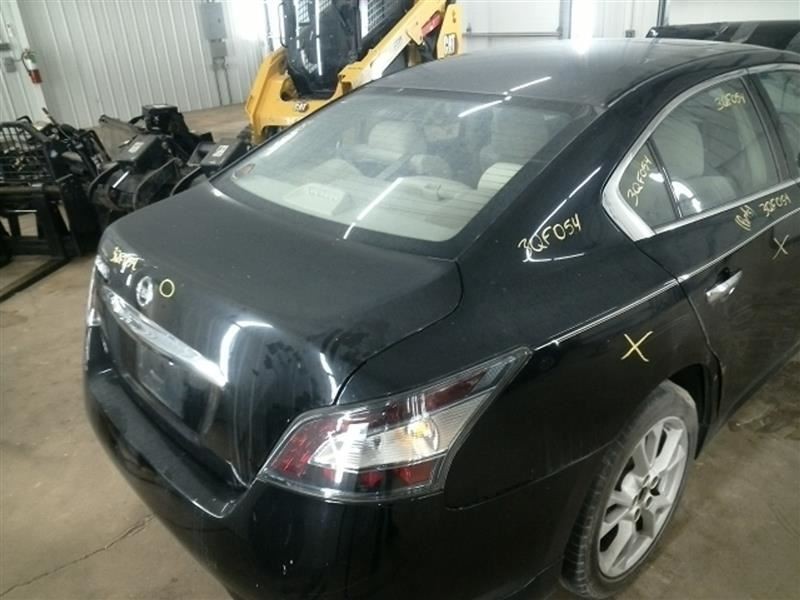 MAXIMA 2013 High Mounted Stop Light 104650029