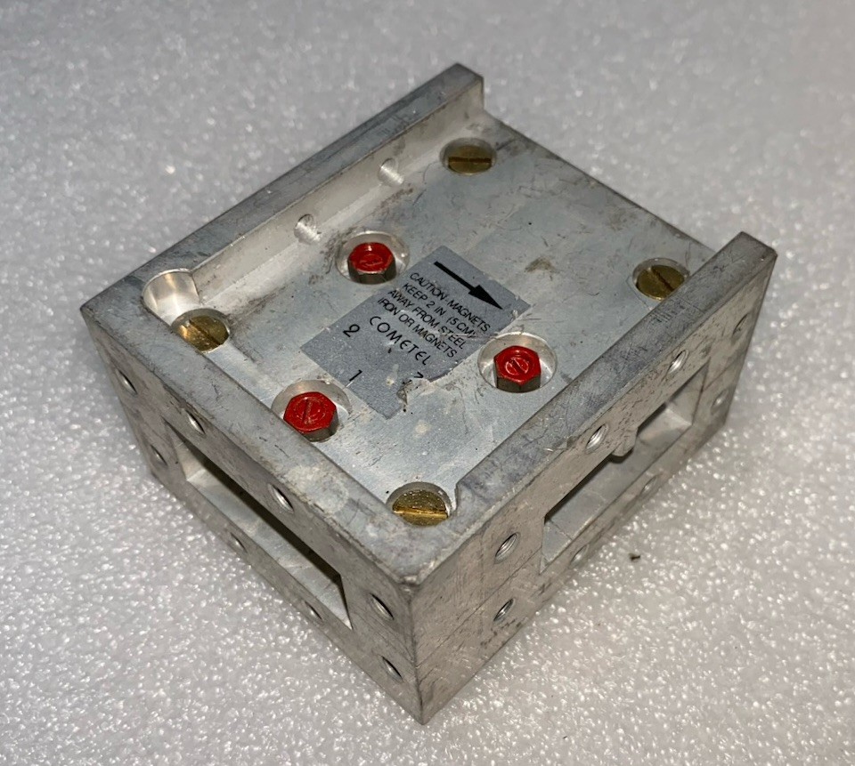 Cometel EW137 Circulator (Small Flange) 5.8-6.4 GHZ Tested