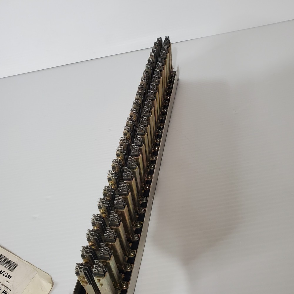 Switchcraft Patchbay Rack Mount Panel 48 Count PJ339 For Equipment Rack