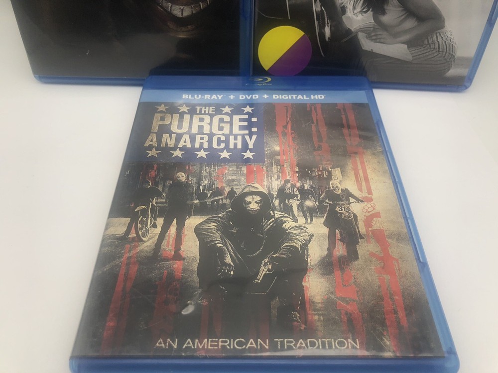 Lot of 8 empty blu ray cases - No Discs
