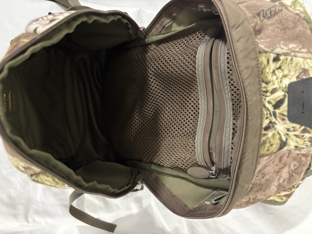 Badlands Hyper Hydro Pack Lightweight Day Pack