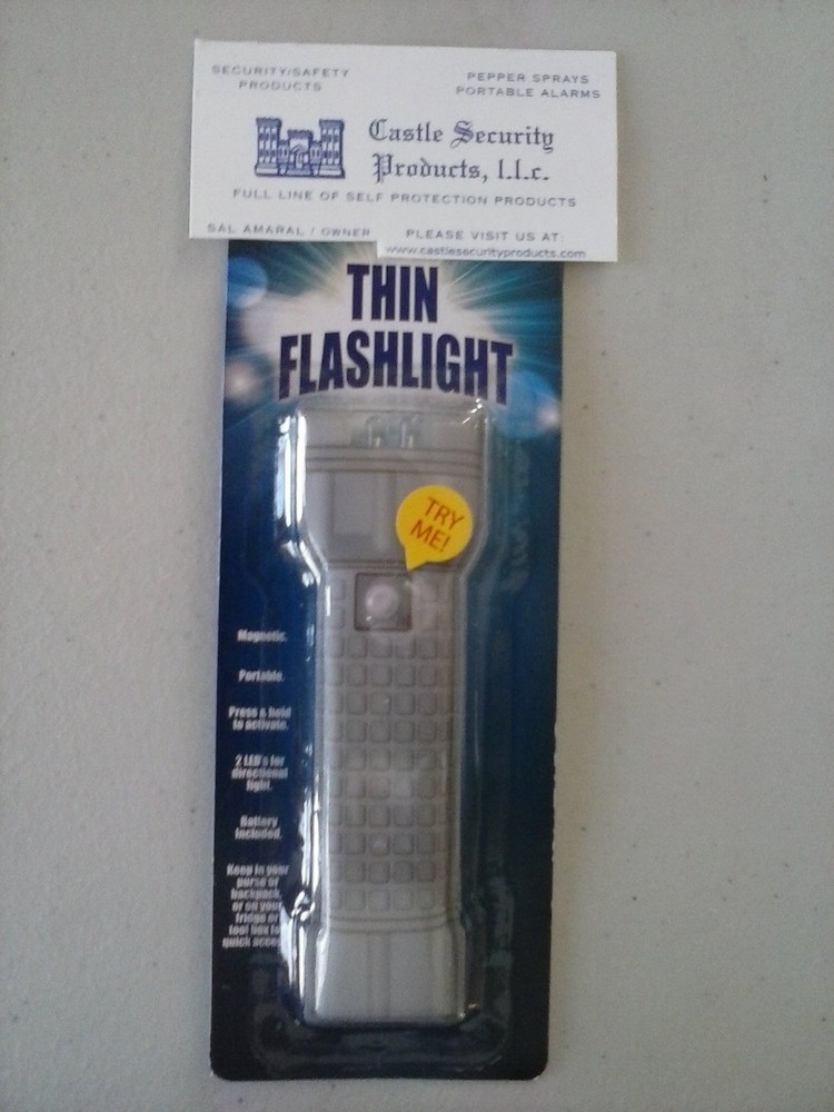 FLAT THIN LED FLASHLIGHT   With Batteries    FREE USA S&H