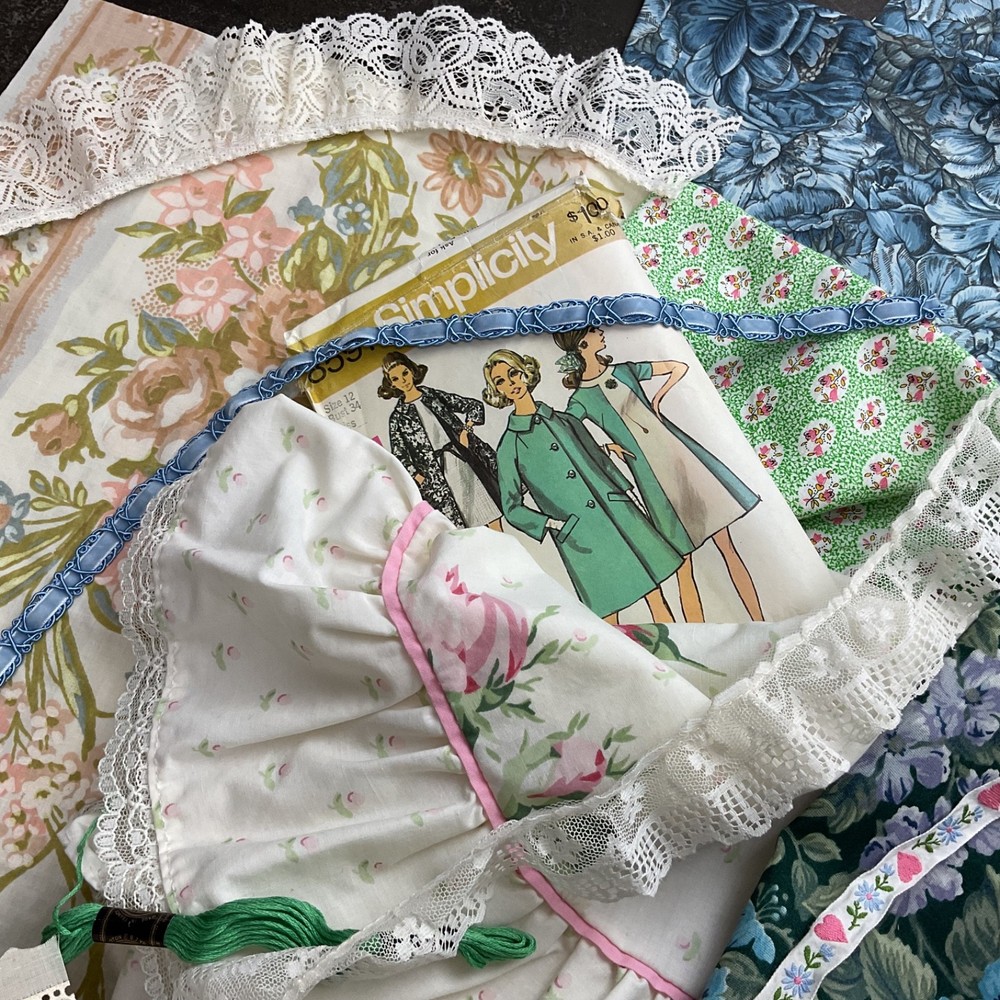 Vintage Sewing Basket Bundle – Fabric, Lace, Ribbon, Embroidery Thread & Pattern