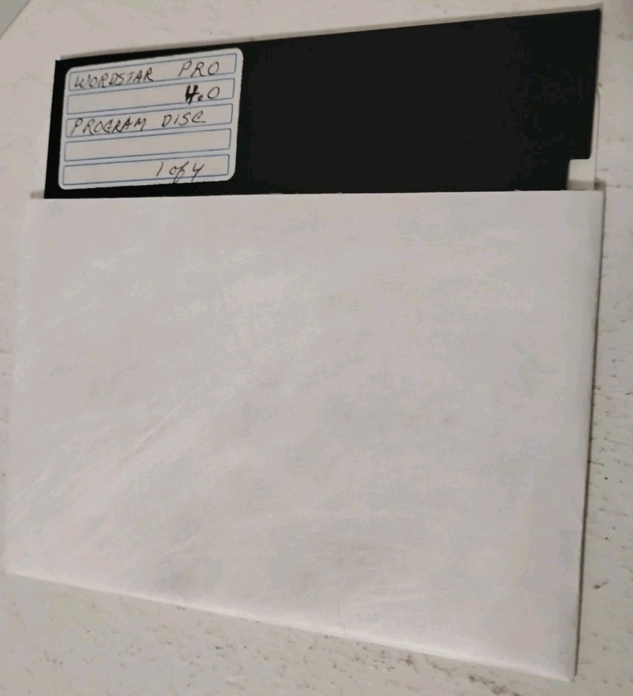 WordStar Pro 4.0 CP/M 4-Disk Set Program Install Dictionary Tutor + K-PRO Case