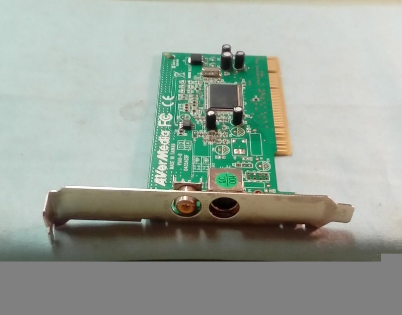 AVERMEDIA V1A8-B 0405ACBF internal, analog PCI interface