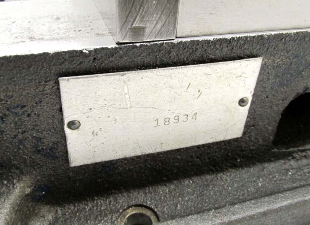 KURT ANGLOCK 6" MILLING MACHINE VISE w/ JAWS - #D60