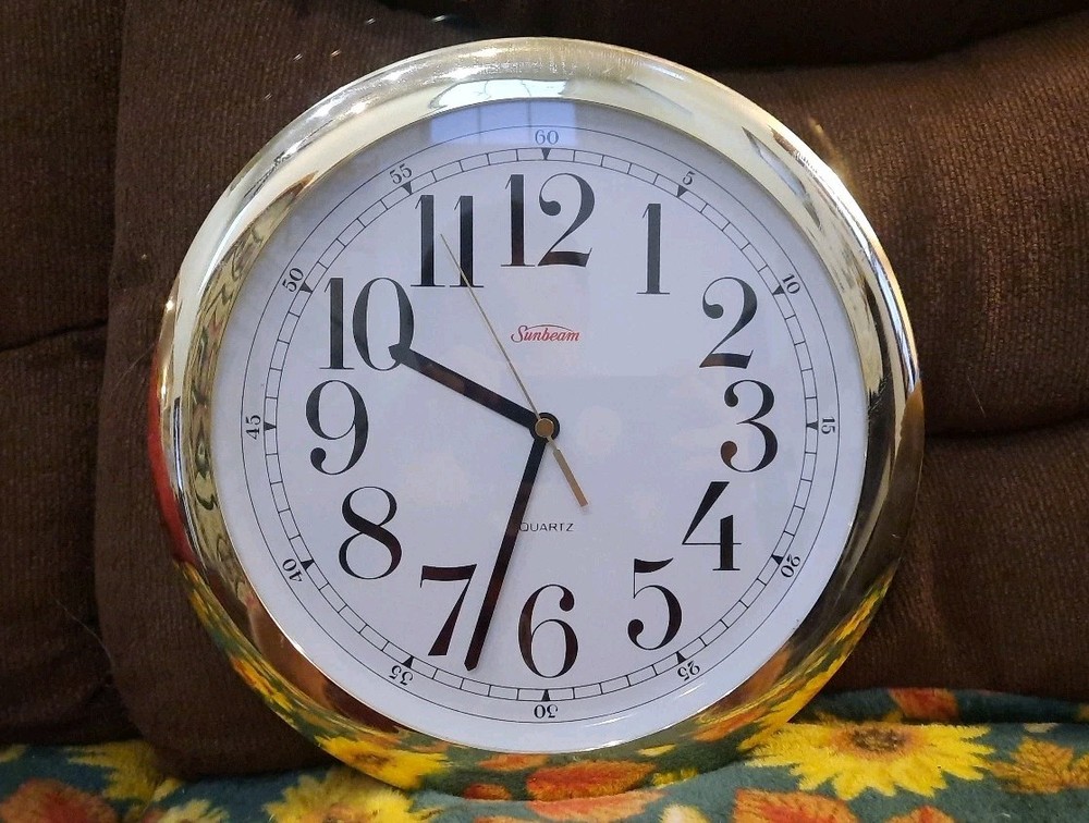Vintage Sunbeam Quartz wall clock tested working (LC3)