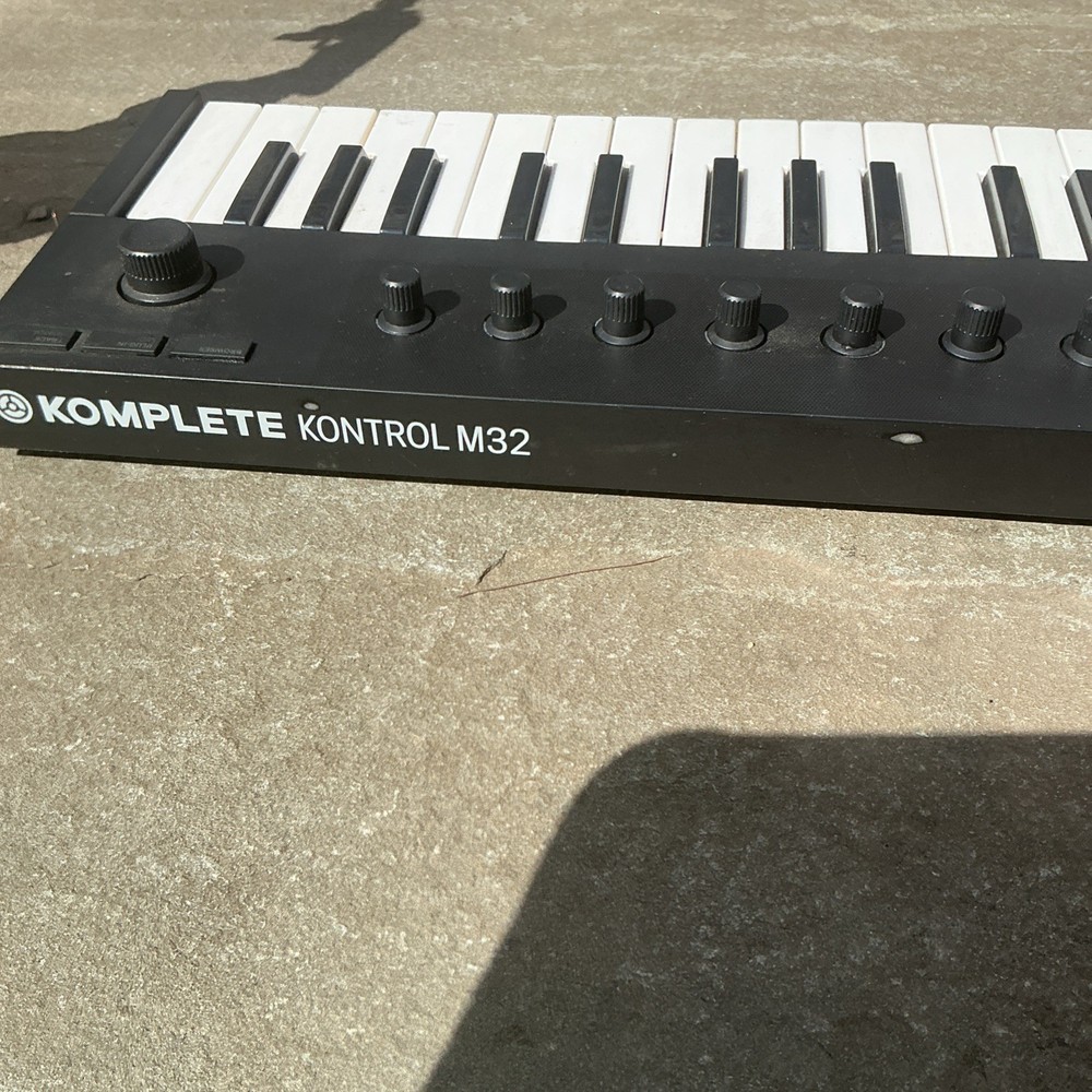 Native Instruments M32 Komplete Kontrol Keyboard Controller (26154)