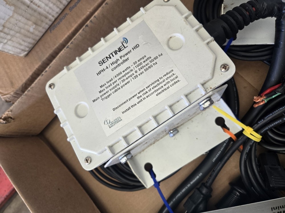 Sentinel HPH-8 HID High Power Controller Outlet