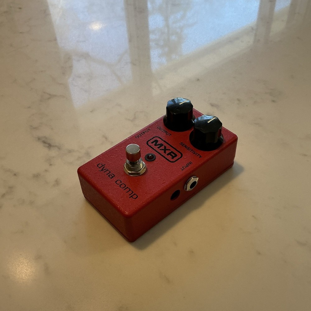 MXR Dyna Comp M102 Analog Compressor Sustainer Pedal for Electric Guitar