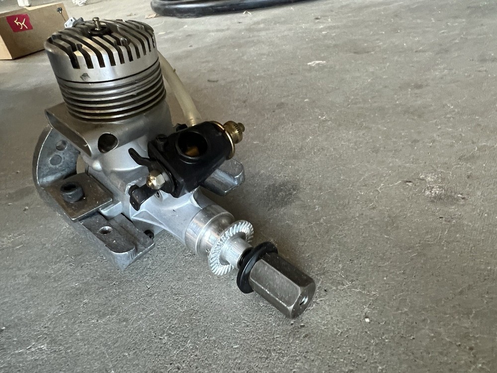 Vintage K&B 40 RC Airplane Engine with Perry Pump for restore project