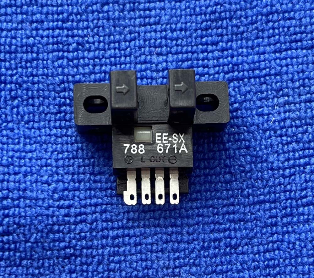 EE-SX671A EESX671A New Omron SENSOR