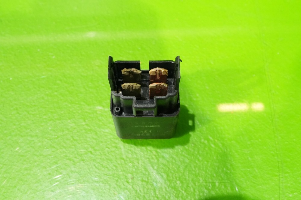 91-99 3000GT OEM MB183865 12V multi use relay control module