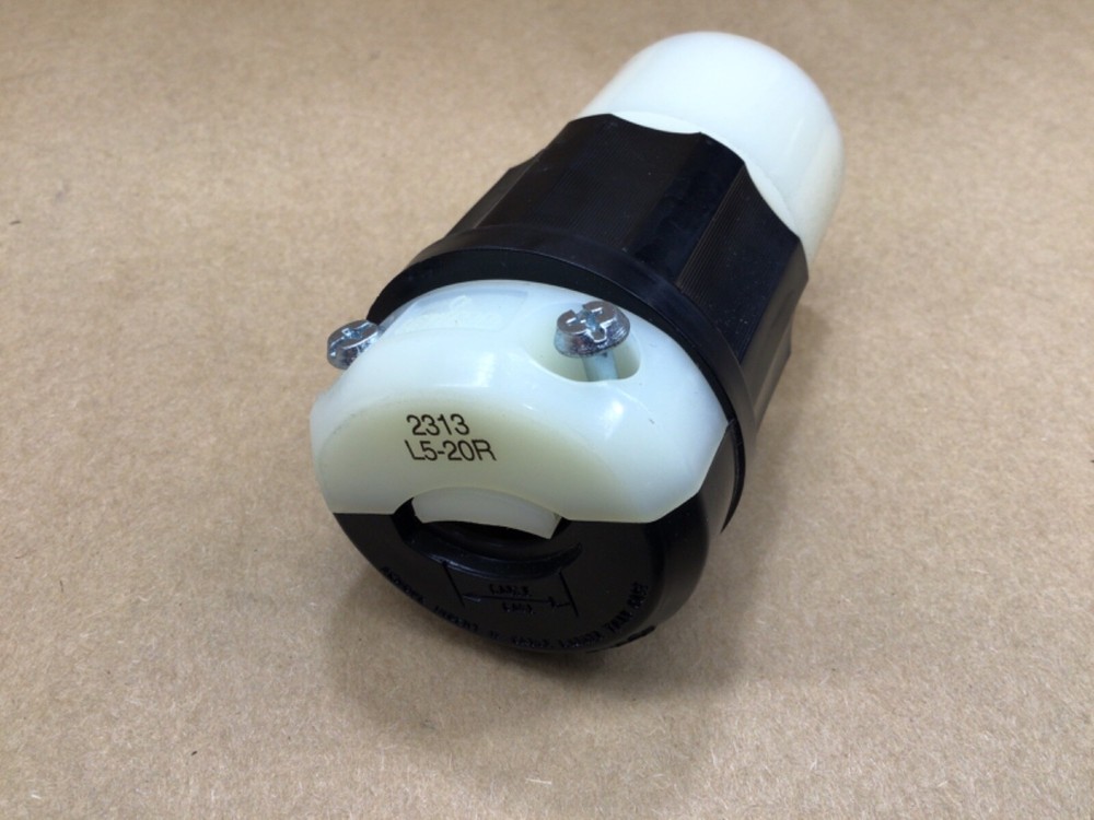 Leviton 2313 2-Pole 3-Wire Grounding Connector Locking #4020L4IAC