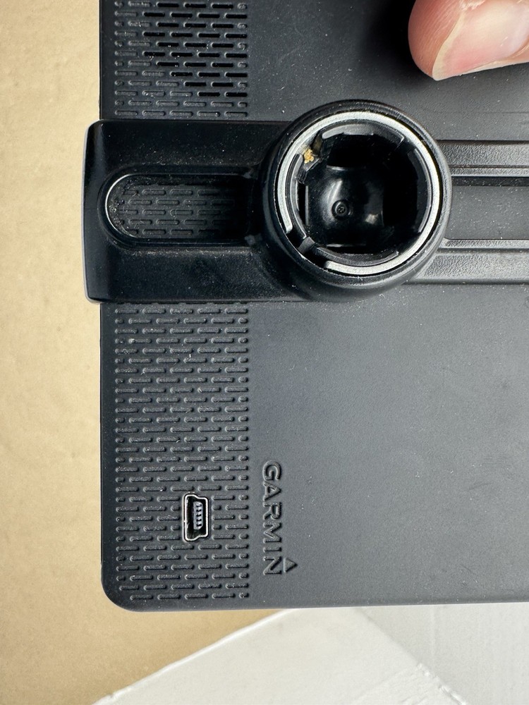 Garmin Nuvi GPS Navigation System Bluetooth 4.5” Screen Bundle