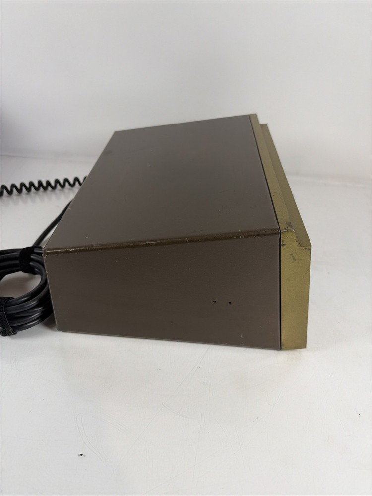 Vintage Johnson Messenger 250 Solid State CB Radio