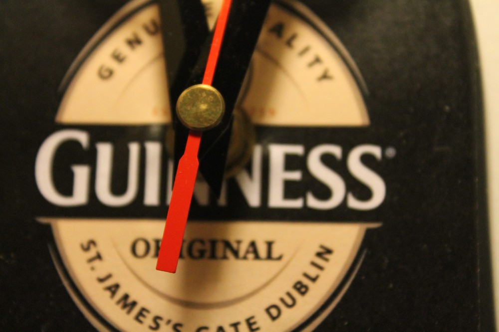 BOTTLECLOCK GUINNESS NEW