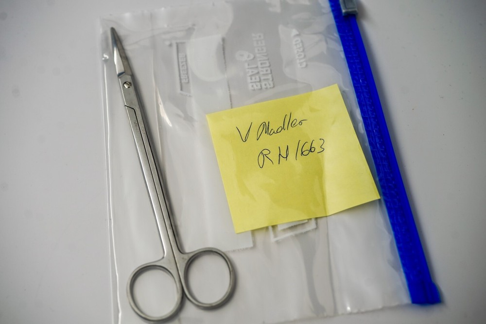 V Mueller Gorney Facelift Plastic Surgery Scissors 7-1/4 Inch RH1663 (Used)