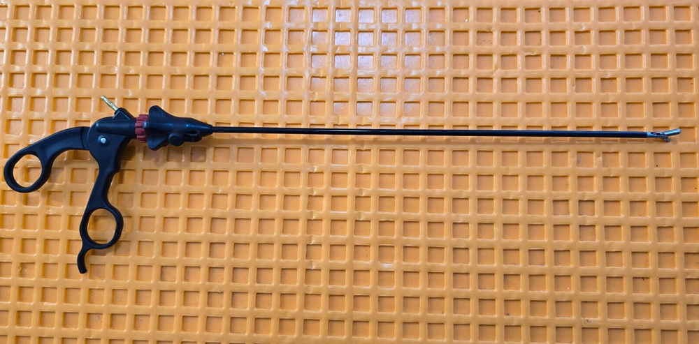 V. Mueller Surgical Laparoscopic Grasping Forceps 5mm x 36cm Monopolar handle