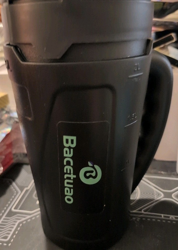 Hand Spreader Shaker, Multiple Adjustable Opening Sizes for All Purpose Brand Ne