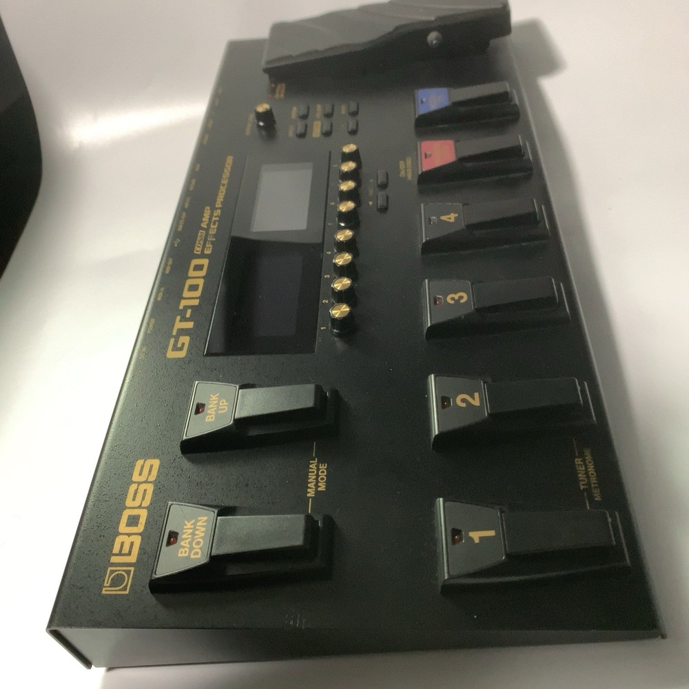 BOSS GT-100 Multi-Effects Guitar Processor – COSM Amp Modeling / USB / Looper