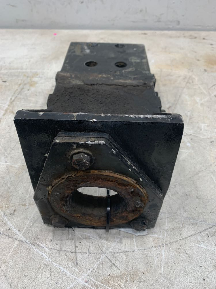 1998 Freightliner FLD Cab Mount (630-10671)