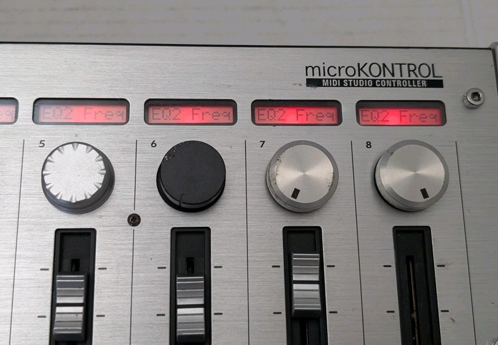 READ Korg MC-1 microKontrol midi studio controller No Charger 2 Damage Sliders