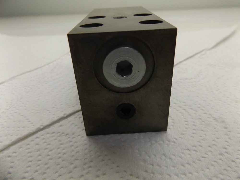 VOLVO 20325635 VALVE