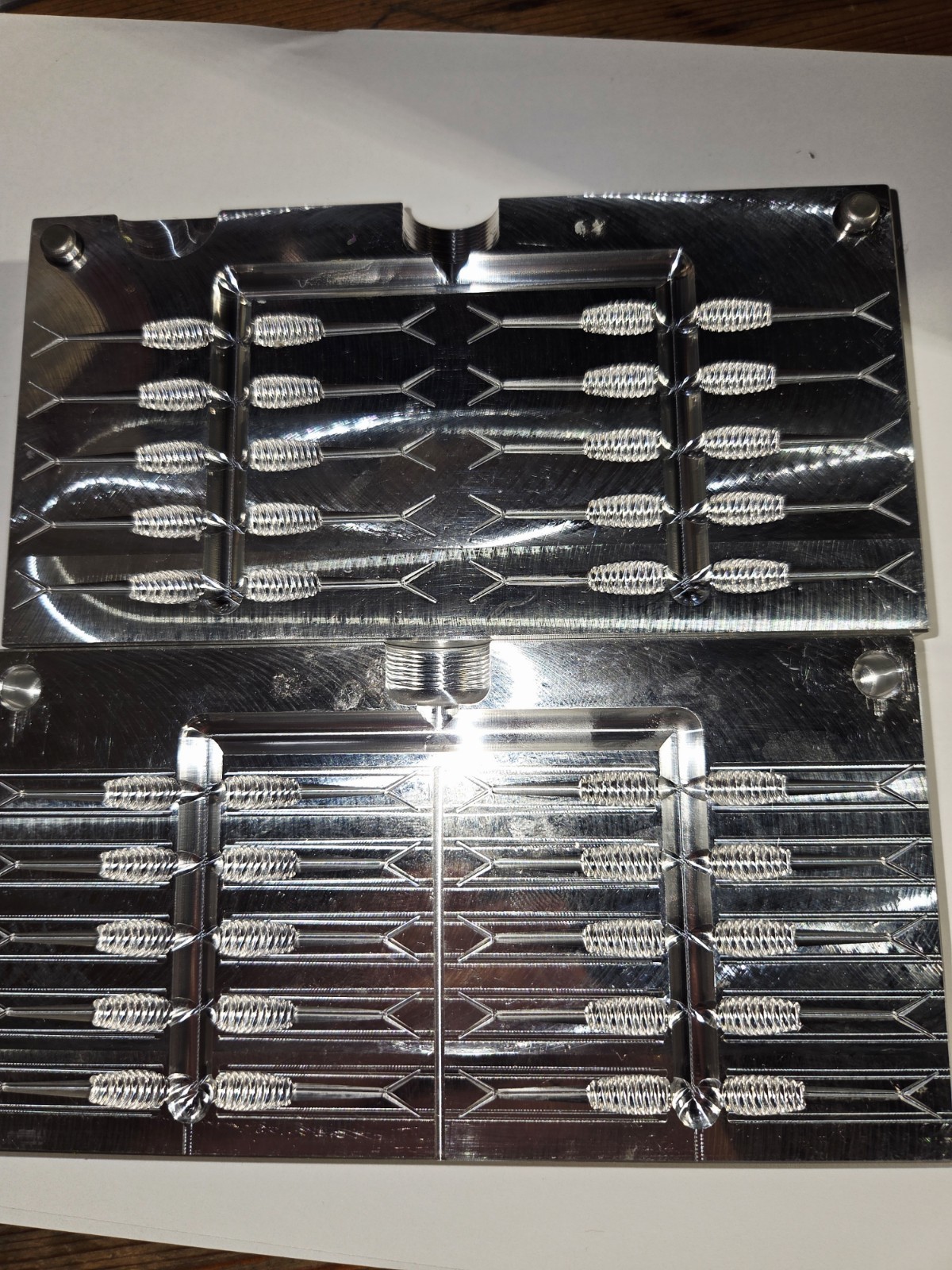 1.2 '' Split Tail Crappie Panifish Trout (20 Cavity Mold)