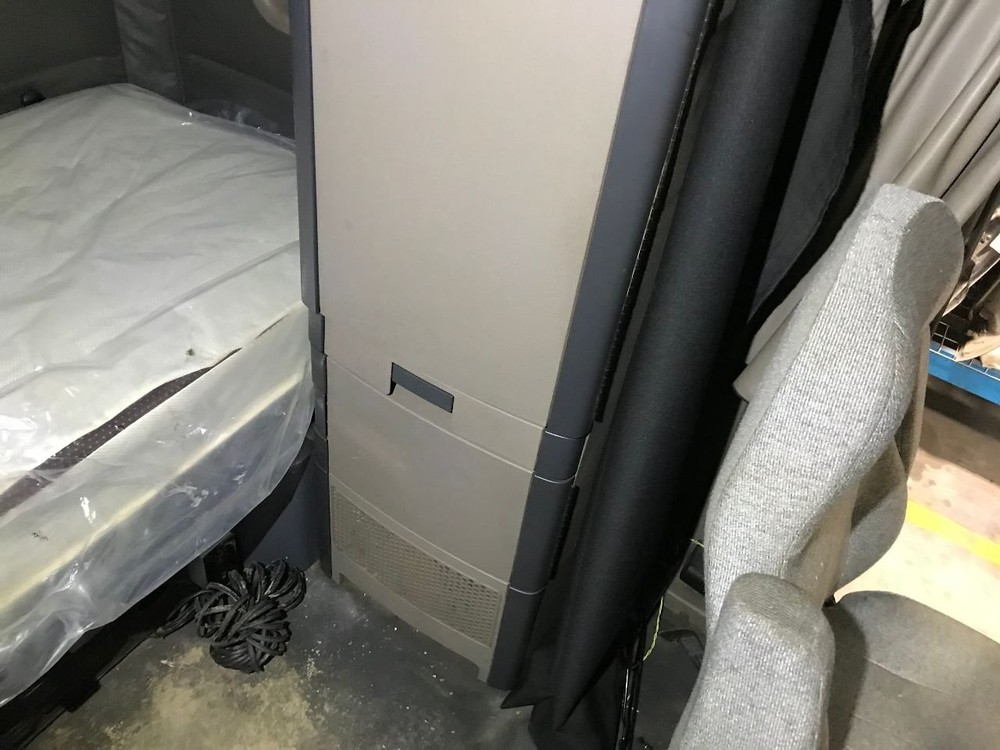 Freightliner CASCADIA Left/Driver Sleeper Cabinet - Used