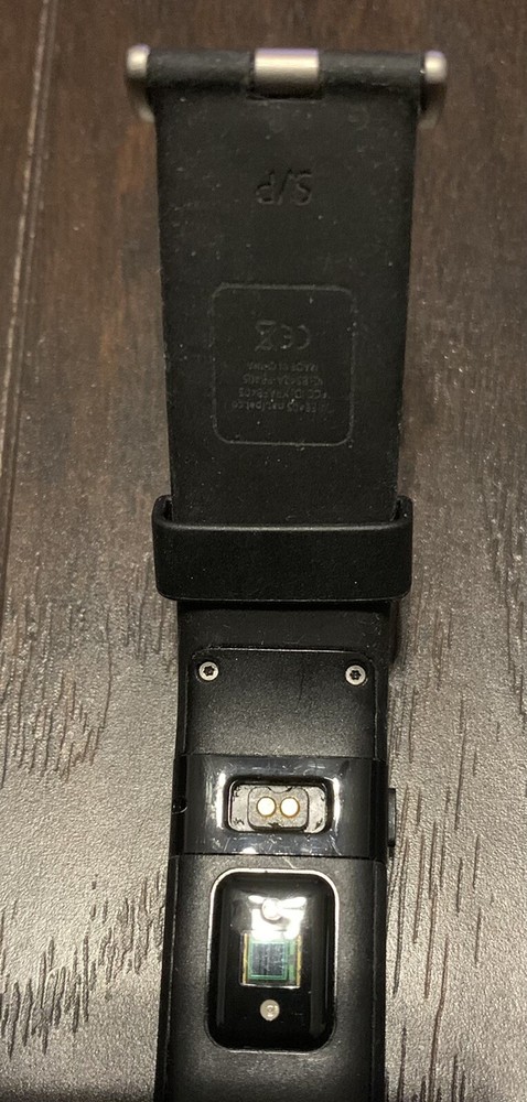 FITBIT 405 Black Activity Tracker Size Small X 2 Only 1 Charger