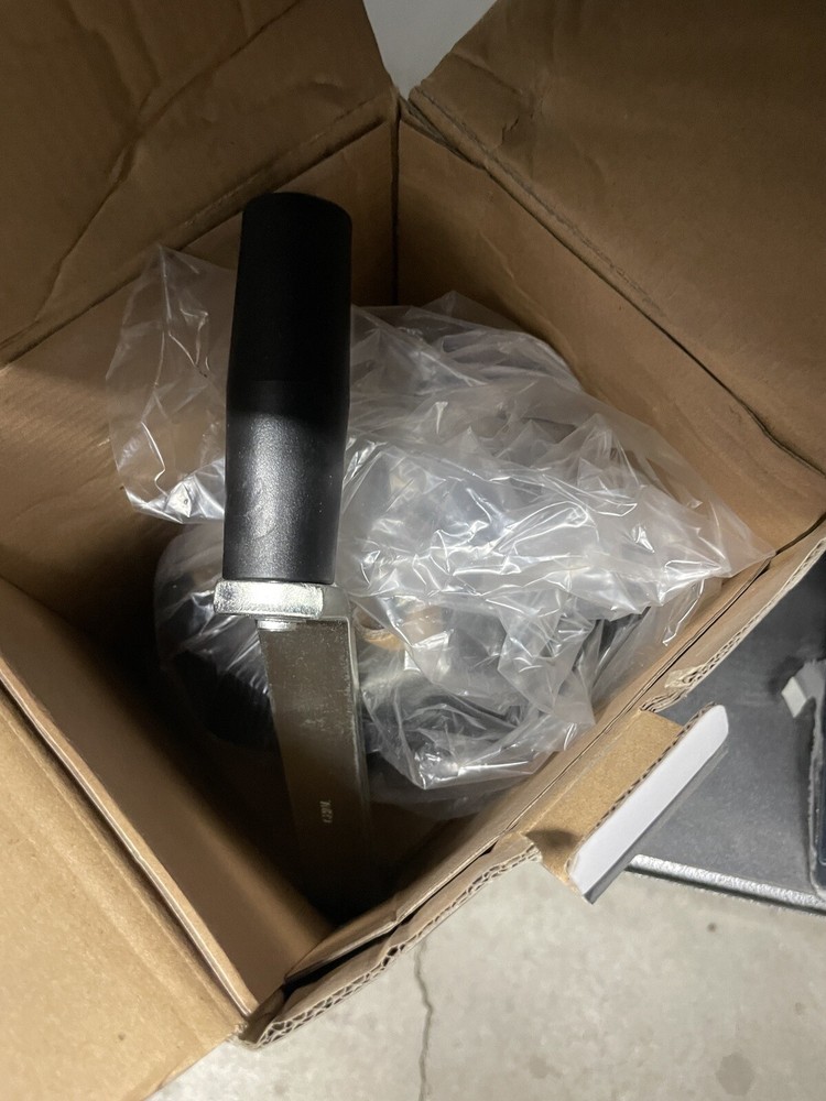 Fulton 900lb PWC/Boat Winch W/strap.