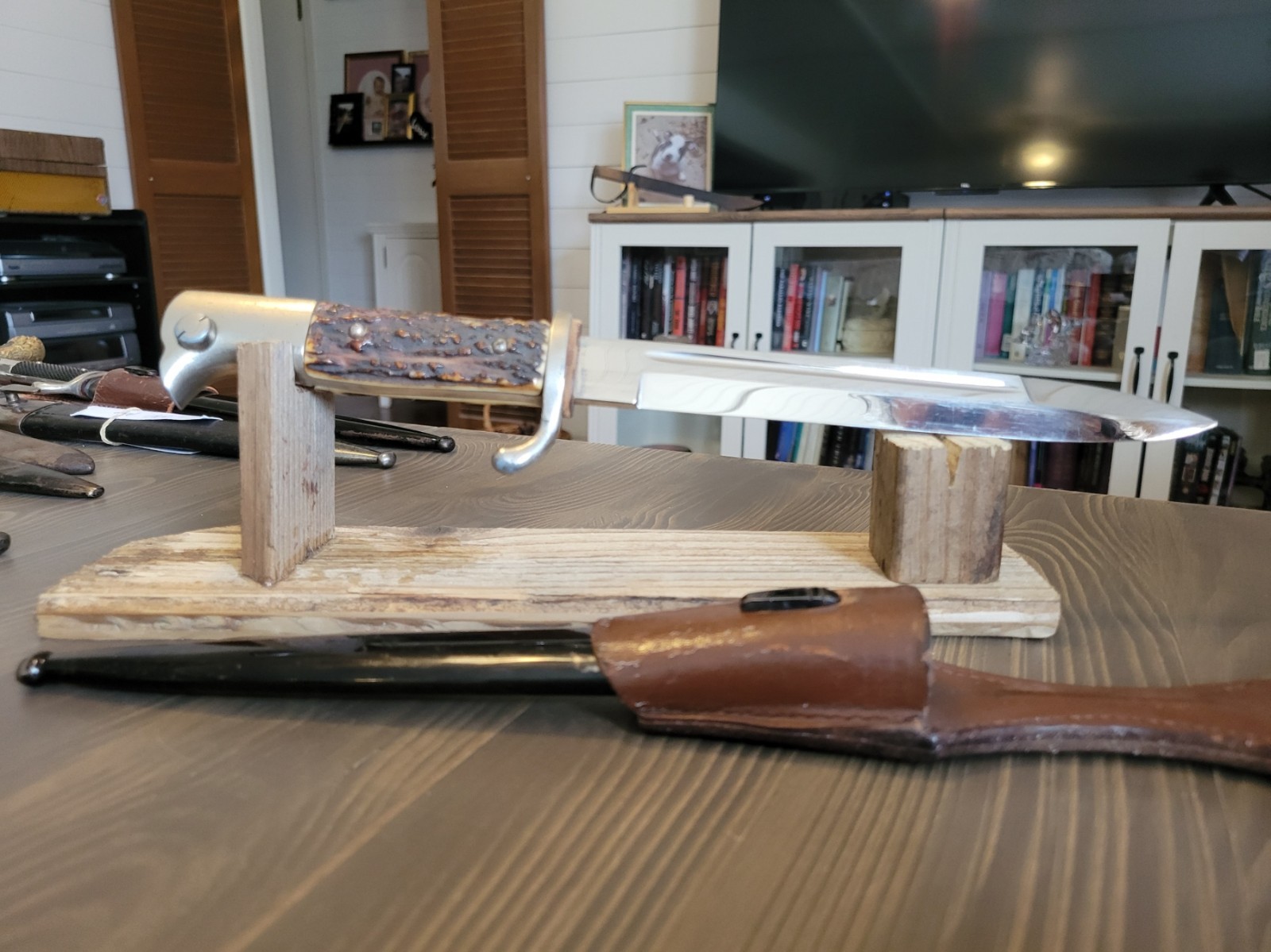 OUTSTANDING WWII German K98 Stag Handle Bayonet w/Brown Frog