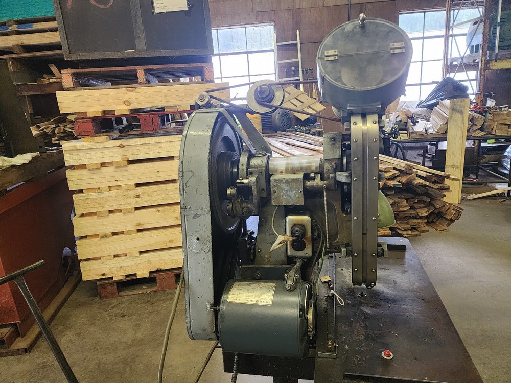 Simpson Model 488 Grommet/Eyelet Machine