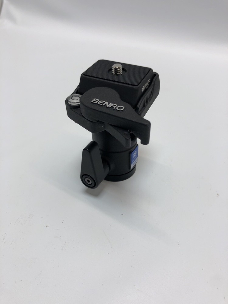 Benro BH00 Single Action Ballhead with PH07 Plate.