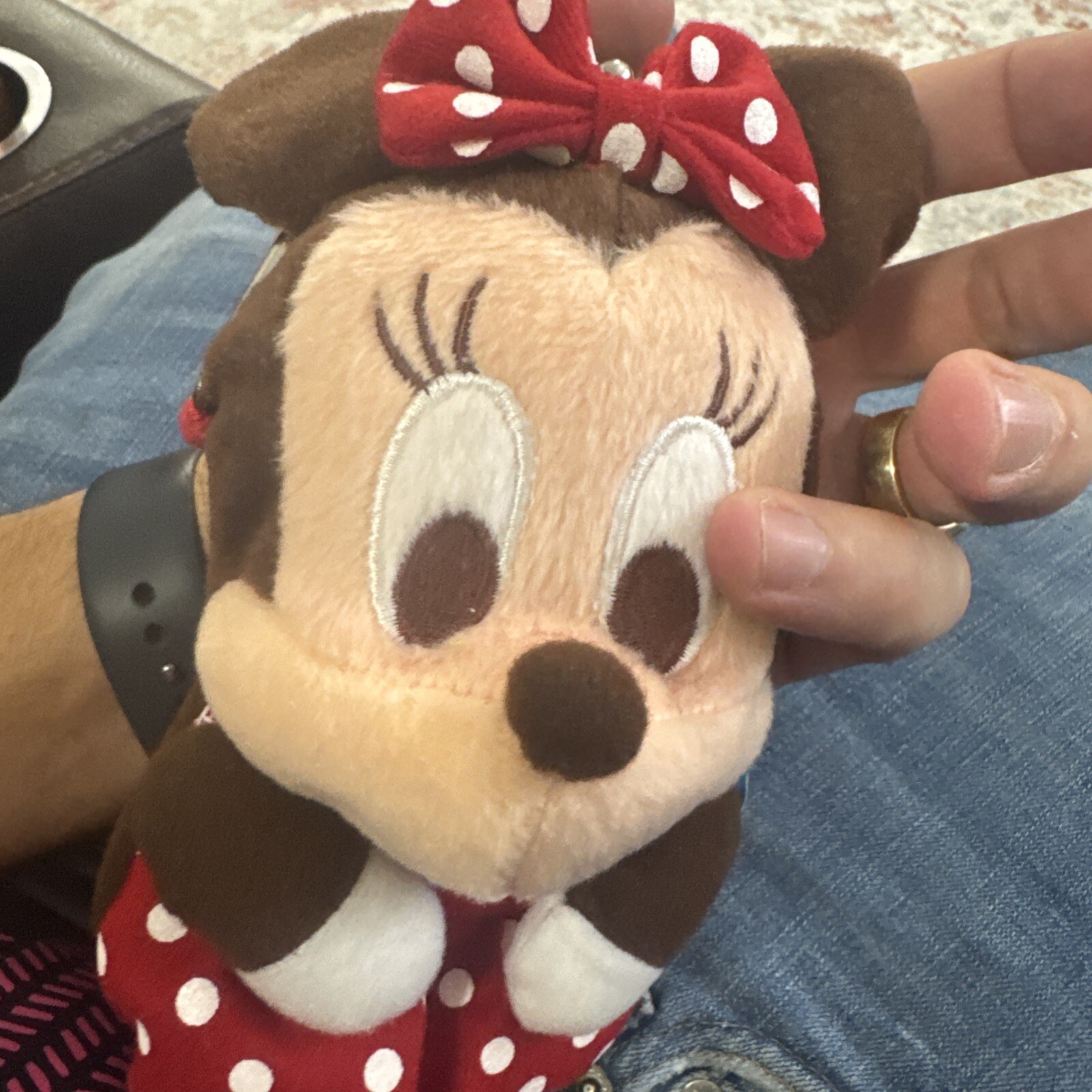 Disney Park Minnie Mouse Plush Coin Purse Clasped