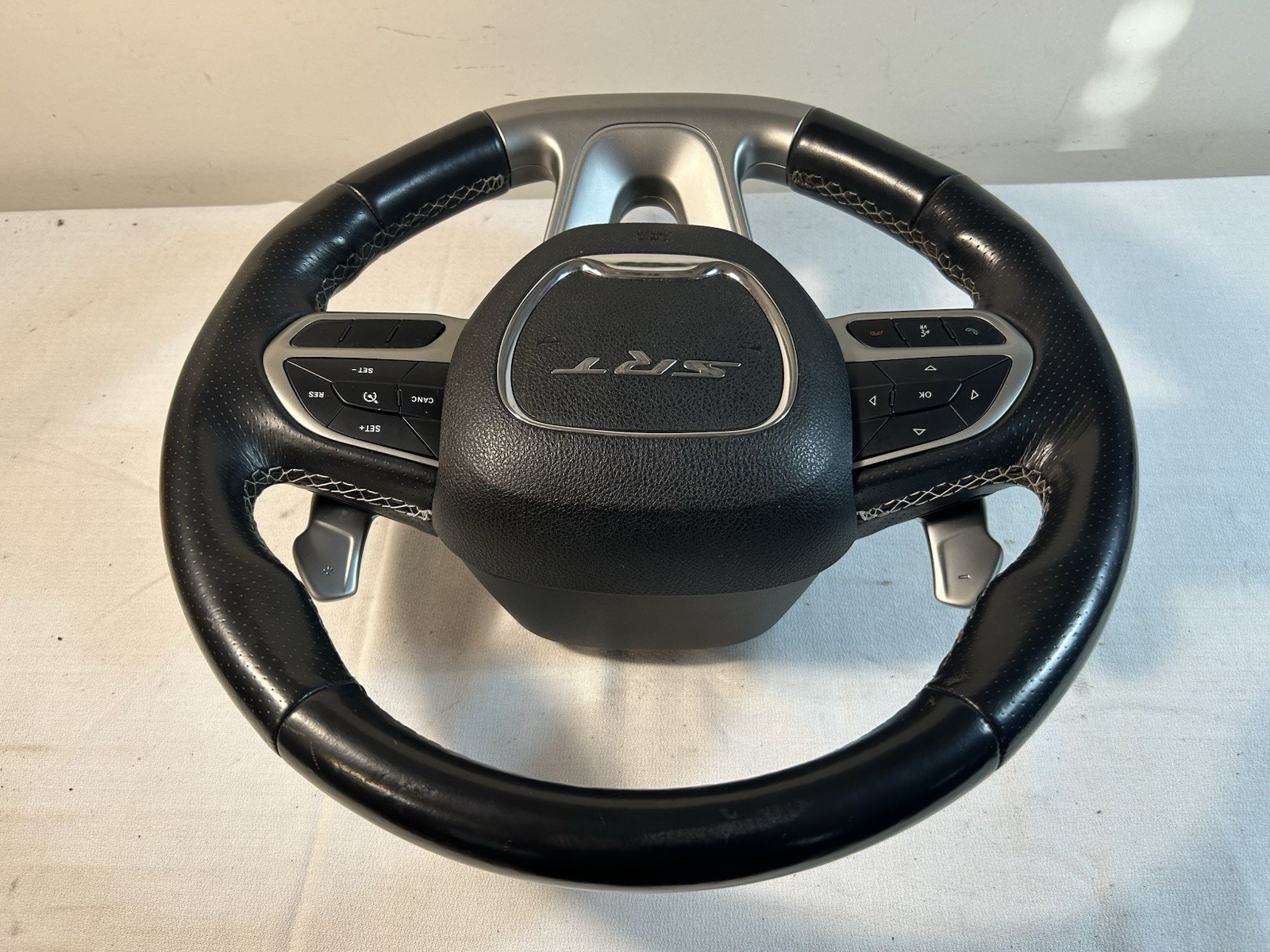 2021 Dodge Charger HELLCAT Steering Wheel Assembly COMPLETE OEM USED