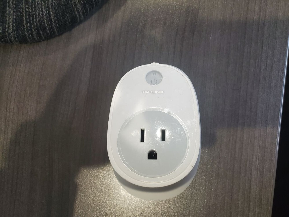 TP-Link HS100 Wi-Fi Smart Plug Kit.  NEW Open Box