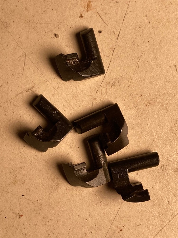 WW2 M1 Carbine "R" marked Rockola extractor 