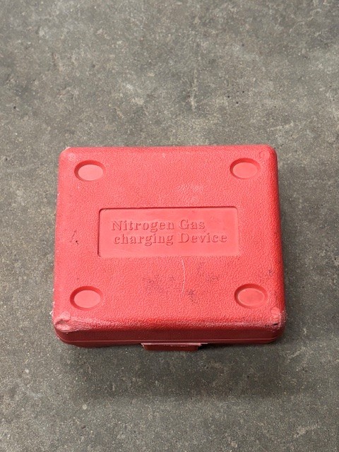 Nitrogen Gas Charging Device