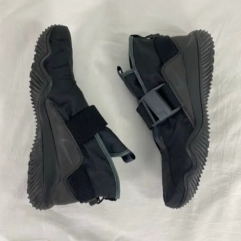 Nike Communter SE Gorpcore Sneakers 270 Official