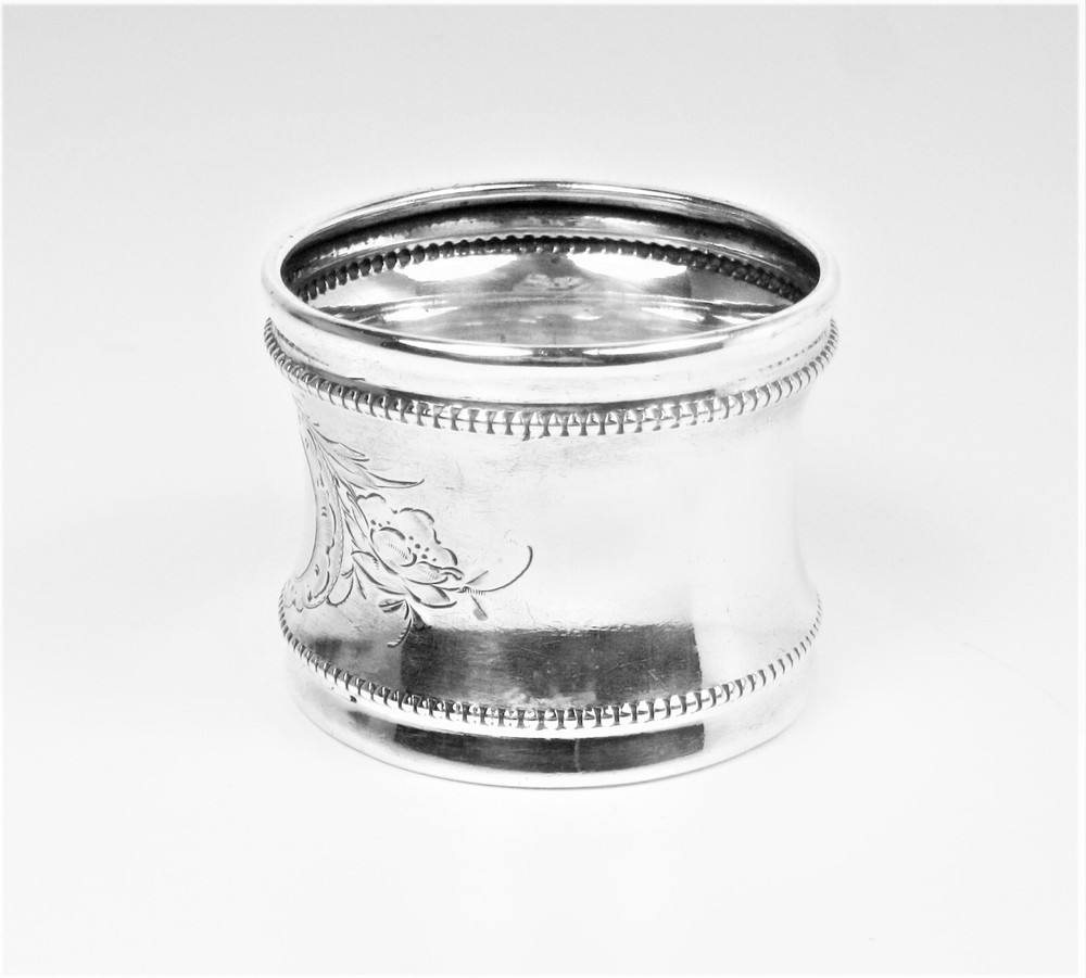 Napkin ring engraved and repousse work solid silver – 19th century