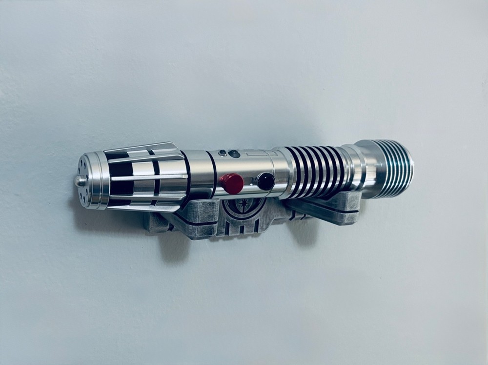 Wall Mount Lightsaber Display Stand - Galaxy's Edge - Savi's Workshop